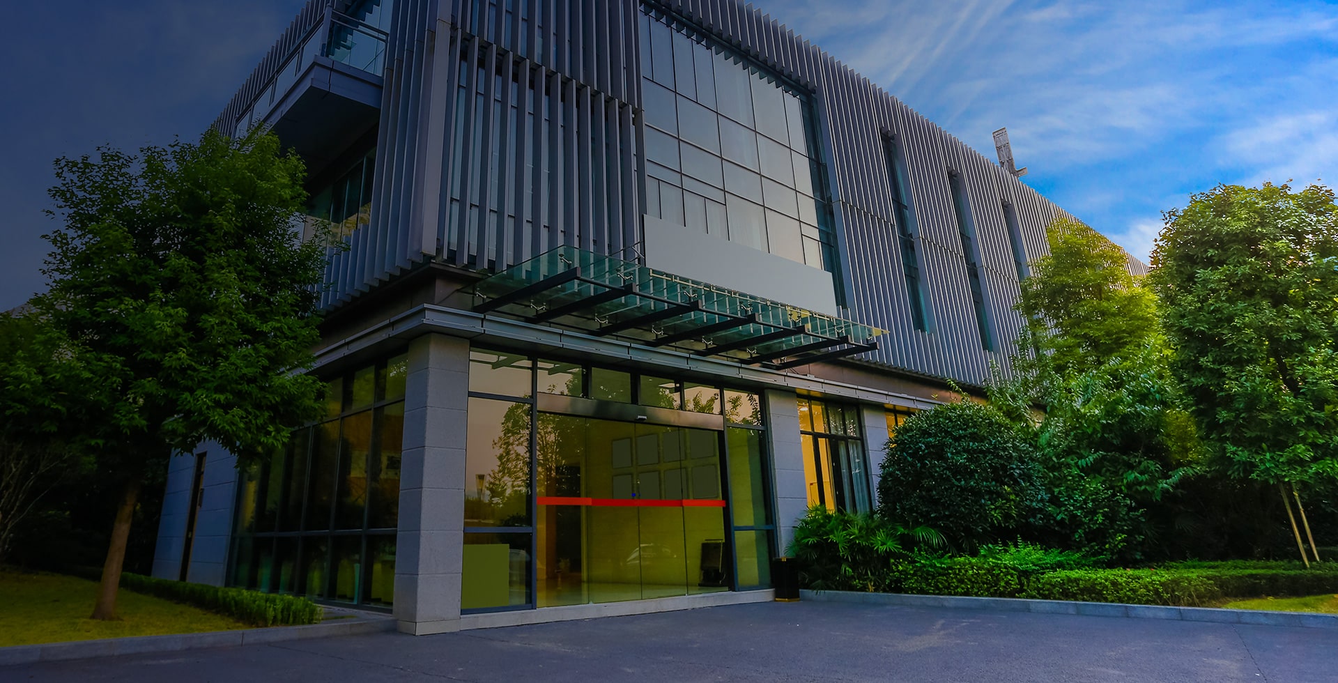 corporate-office-commercial-real-estate-min Corporate Real Estate Properties